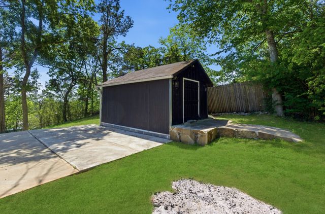 2019 Cedar Bluff Dr, Decaturville, TN 38329