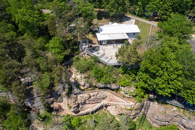 2019 Cedar Bluff Dr, Decaturville, TN 38329