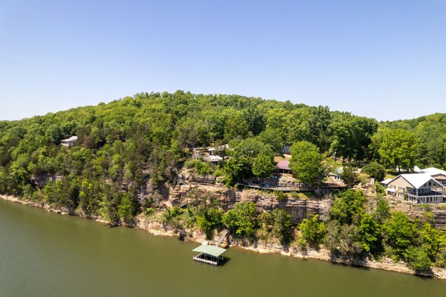 2019 Cedar Bluff Dr, Decaturville, TN 38329
