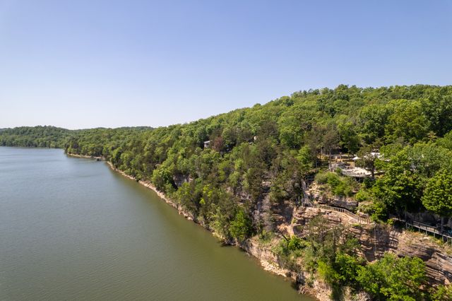 2019 Cedar Bluff Dr, Decaturville, TN 38329