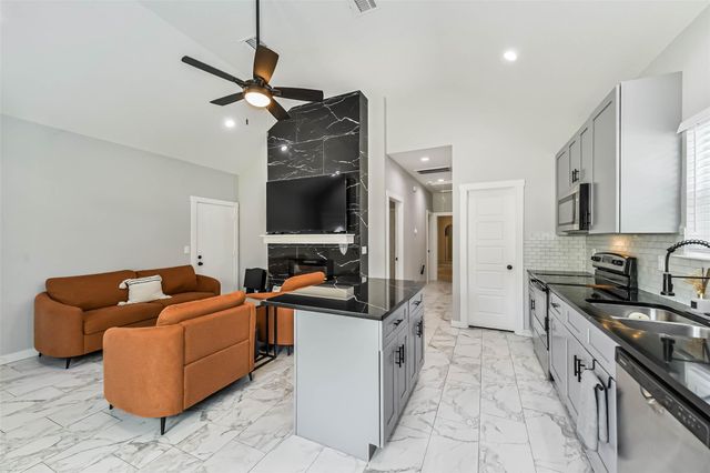 16518 Eastchase, Montgomery, TX 77316