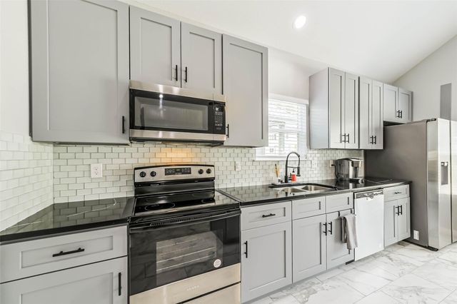 16518 Eastchase, Montgomery, TX 77316