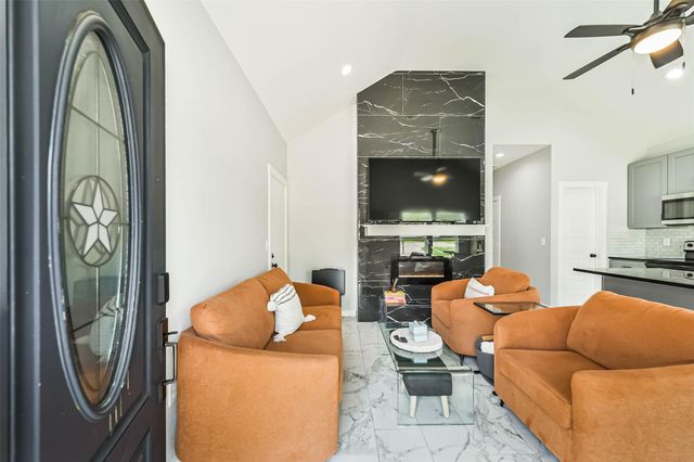 16518 Eastchase, Montgomery, TX 77316