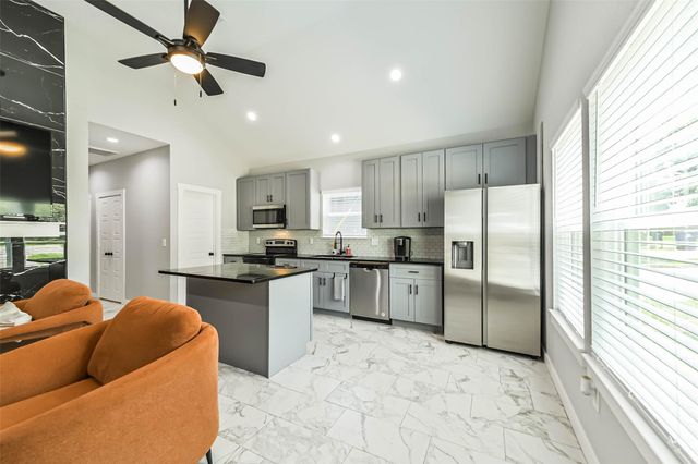 16518 Eastchase, Montgomery, TX 77316
