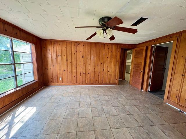 321 W Lagrange Street, Lake Charles, LA 70605