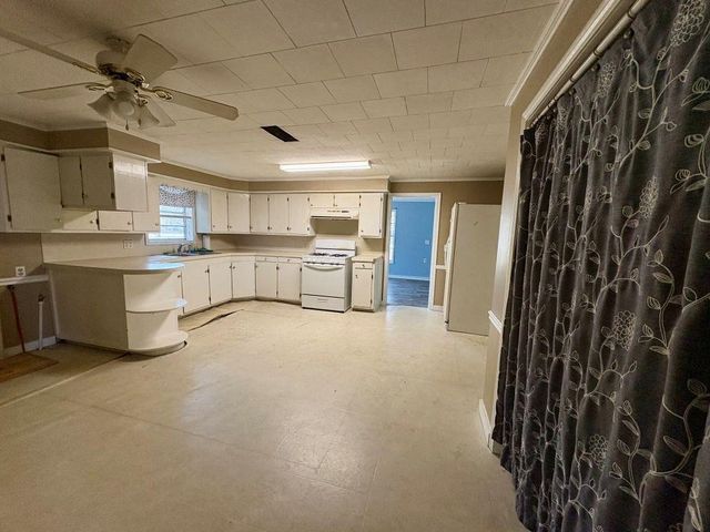 321 W Lagrange Street, Lake Charles, LA 70605