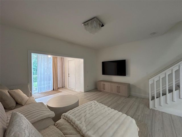 1043 Kokomo Key Lane, Delray Beach, FL 33483