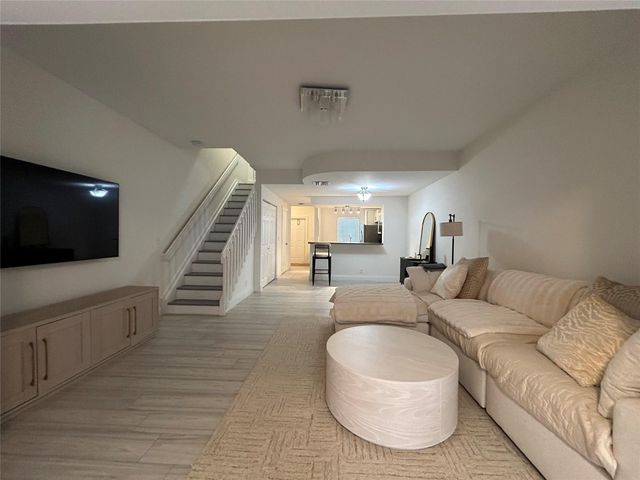 1043 Kokomo Key Lane, Delray Beach, FL 33483