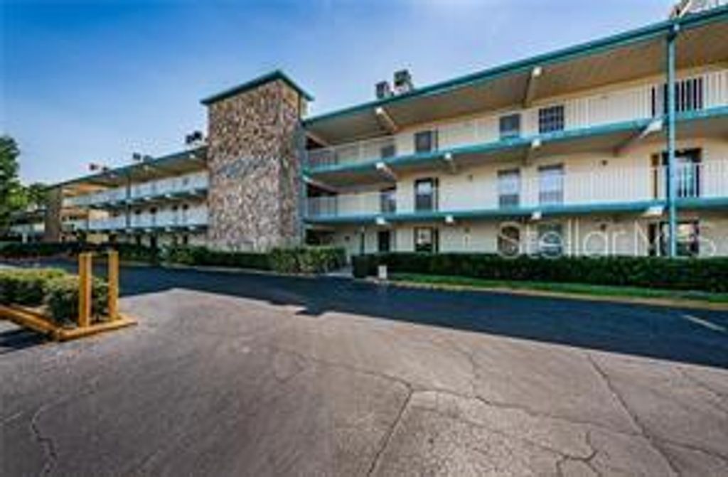 6100 12TH STREET S 315, St Petersburg, FL 33705