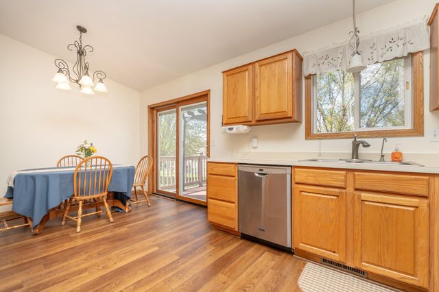 433 Braeburn Drive, Shakopee, MN 55379