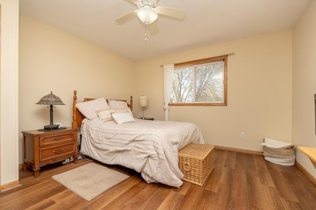 433 Braeburn Drive, Shakopee, MN 55379