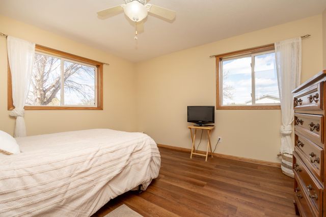 433 Braeburn Drive, Shakopee, MN 55379