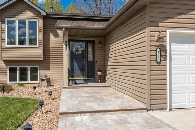 433 Braeburn Drive, Shakopee, MN 55379