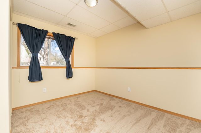 433 Braeburn Drive, Shakopee, MN 55379