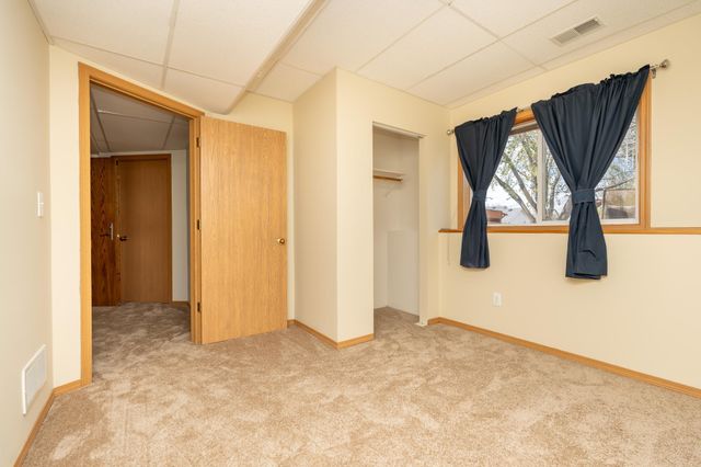 433 Braeburn Drive, Shakopee, MN 55379
