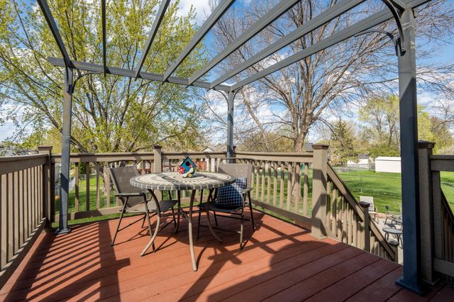 433 Braeburn Drive, Shakopee, MN 55379