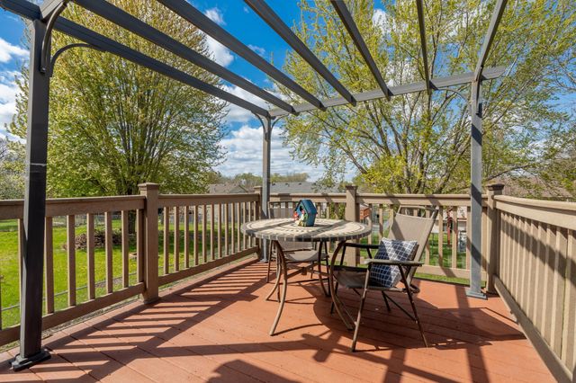 433 Braeburn Drive, Shakopee, MN 55379