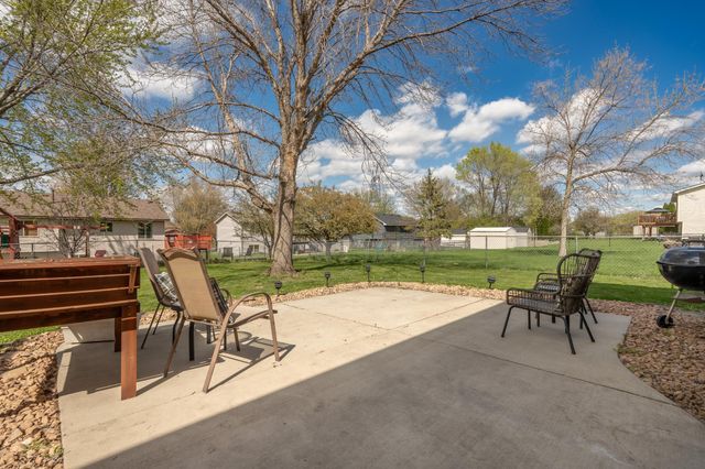 433 Braeburn Drive, Shakopee, MN 55379