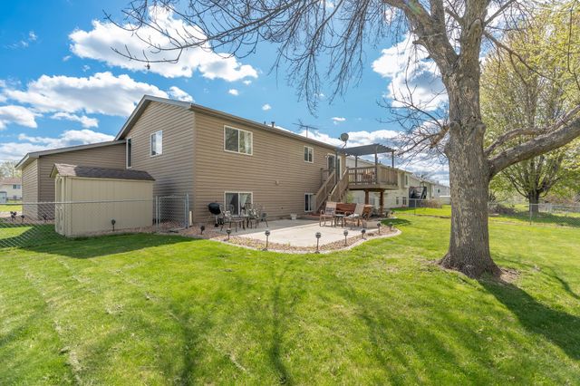 433 Braeburn Drive, Shakopee, MN 55379