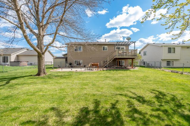 433 Braeburn Drive, Shakopee, MN 55379