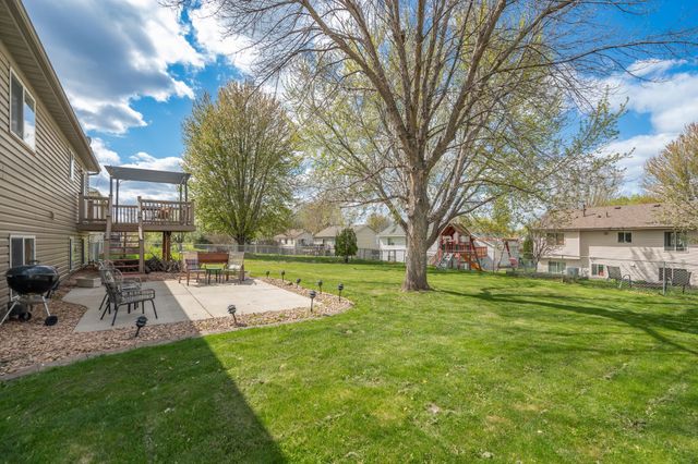433 Braeburn Drive, Shakopee, MN 55379