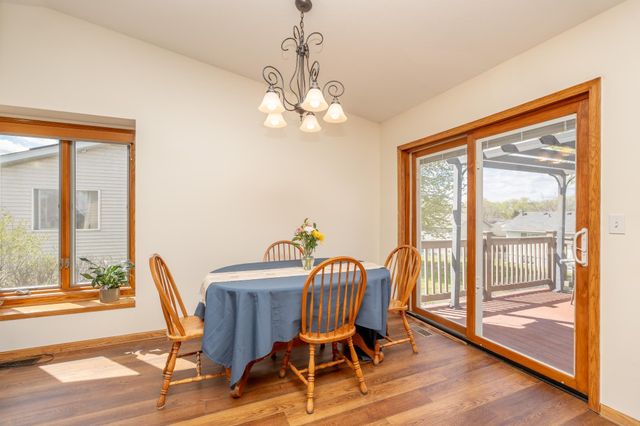 433 Braeburn Drive, Shakopee, MN 55379
