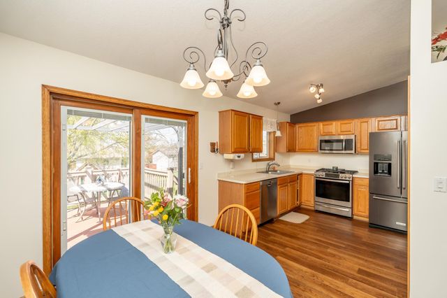 433 Braeburn Drive, Shakopee, MN 55379