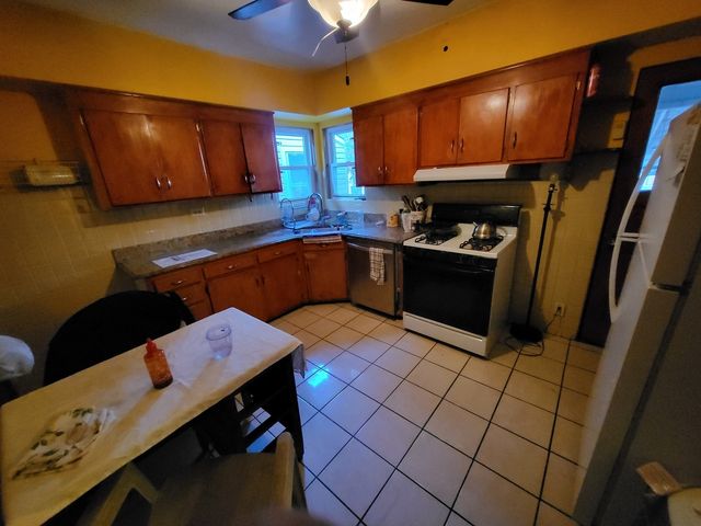 2939 N Lotus Avenue, Chicago, IL 60641