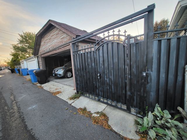 2939 N Lotus Avenue, Chicago, IL 60641