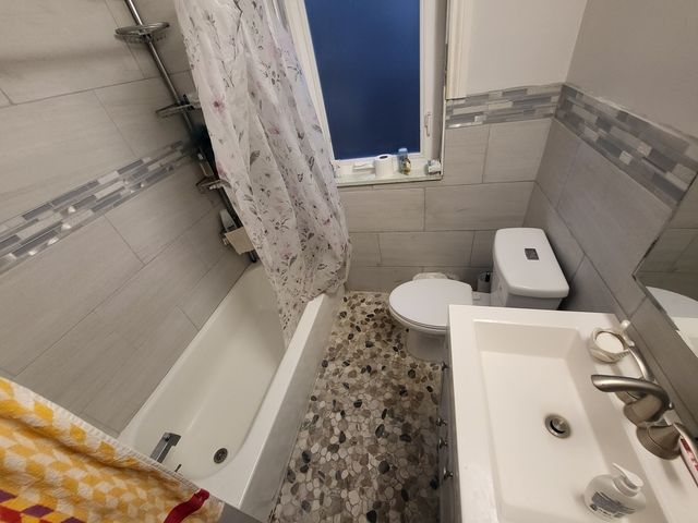 2939 N Lotus Avenue, Chicago, IL 60641