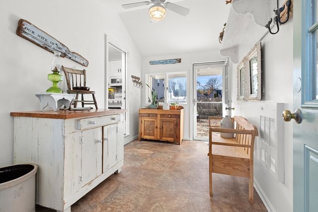 18 Conant St, Beverly, MA 01915