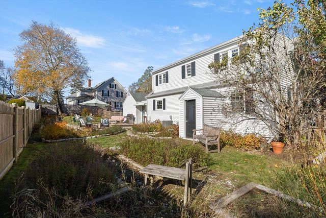 18 Conant St, Beverly, MA 01915