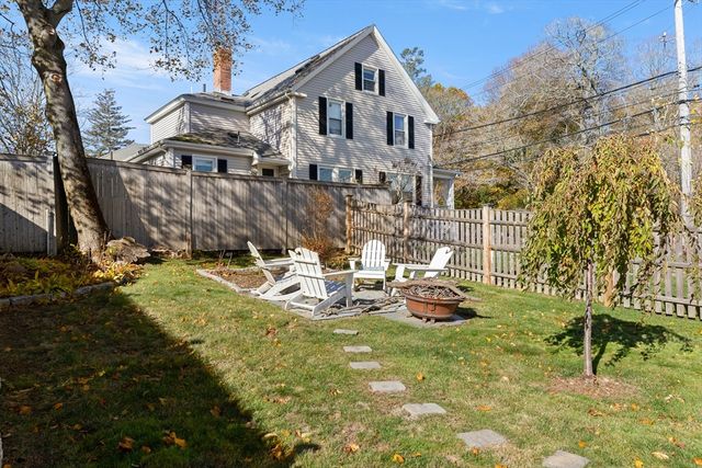 18 Conant St, Beverly, MA 01915