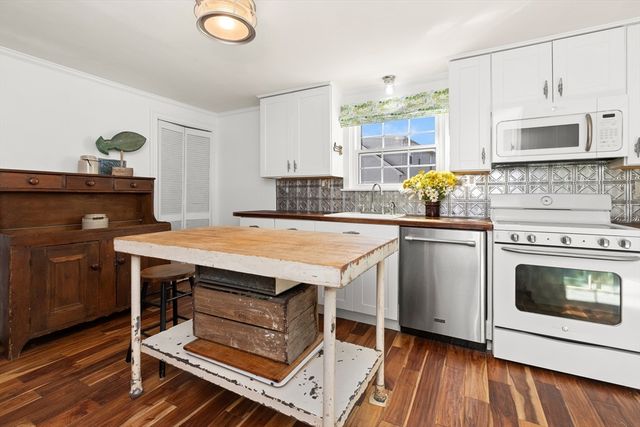 18 Conant St, Beverly, MA 01915