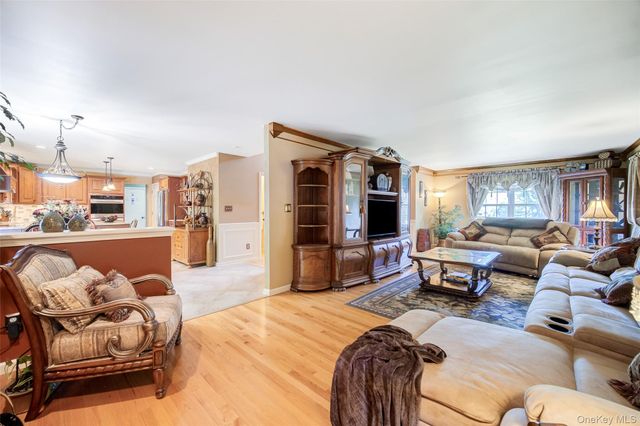 28 Heritage Crossing, Circleville, NY 10919