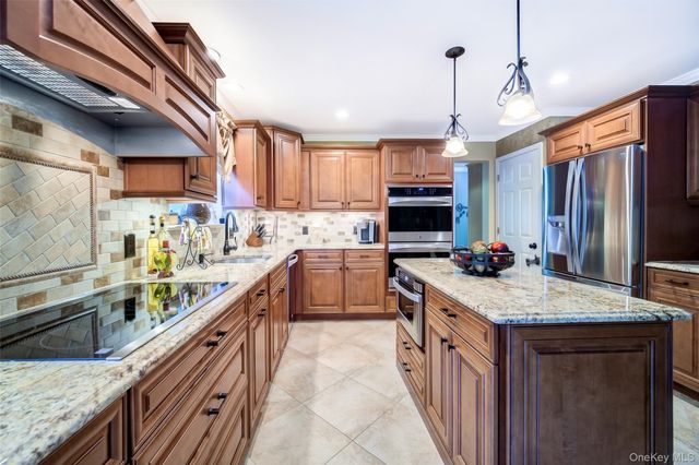 28 Heritage Crossing, Circleville, NY 10919