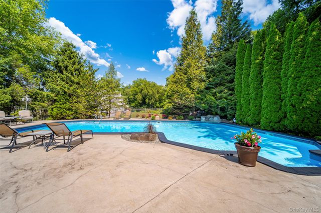 28 Heritage Crossing, Circleville, NY 10919