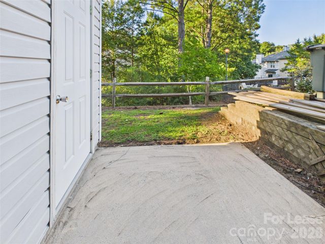 609 mountain water Drive, Charlotte, NC 28262