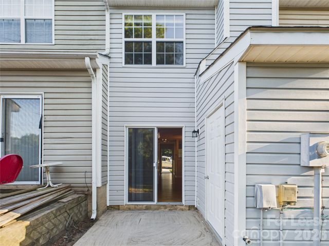 609 mountain water Drive, Charlotte, NC 28262
