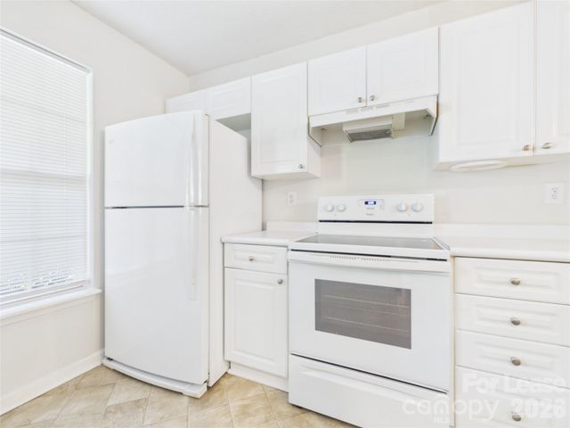 609 mountain water Drive, Charlotte, NC 28262