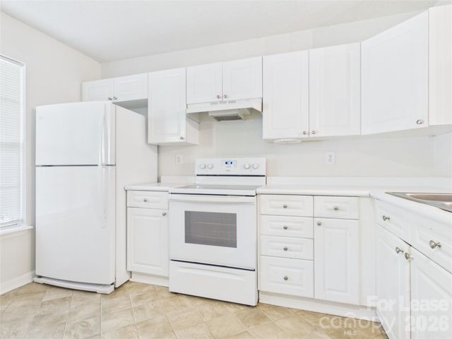 609 mountain water Drive, Charlotte, NC 28262
