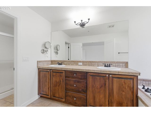 29266 Sw VILLEBOIS Dr S, Wilsonville, OR 97070