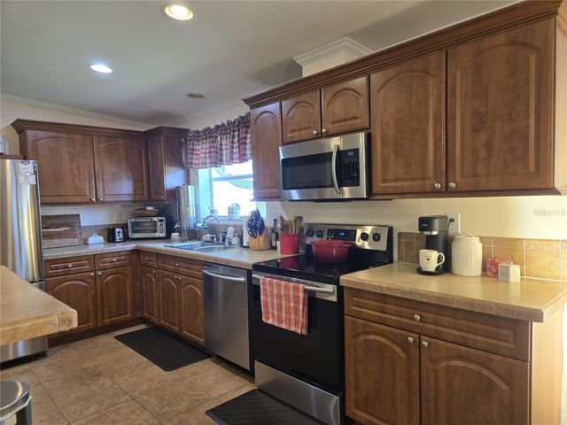 2723 LAKE GRASSMERE CIRCLE 910, Zellwood, FL 32798