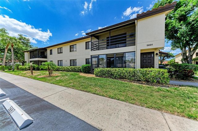 5685 GARDENS DRIVE 5685, Sarasota, FL 34243