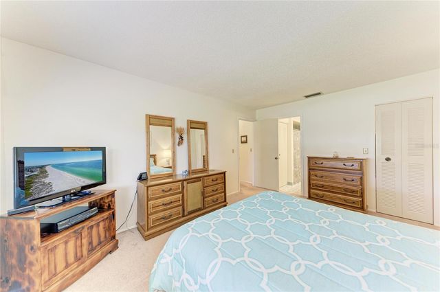 5685 GARDENS DRIVE 5685, Sarasota, FL 34243