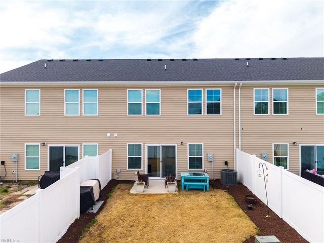 125 Moyock Landing Dr Unit B, Moyock, NC 27958