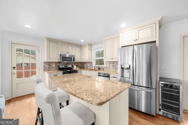 950 Eleanor Way SE, Smyrna, GA 30080