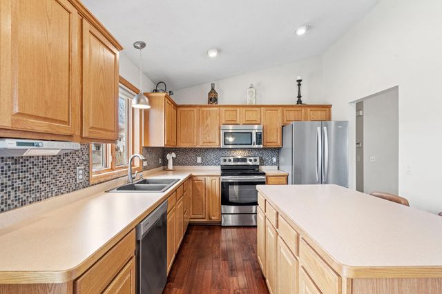 2218 Chase Drive, Faribault, MN 55021