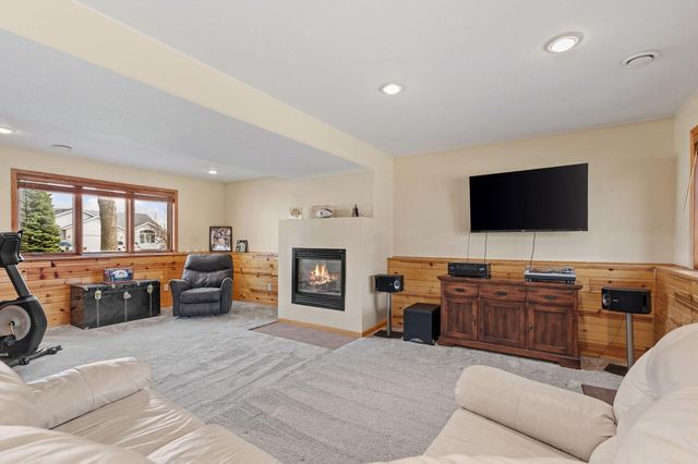 2218 Chase Drive, Faribault, MN 55021