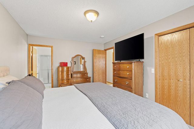 2218 Chase Drive, Faribault, MN 55021